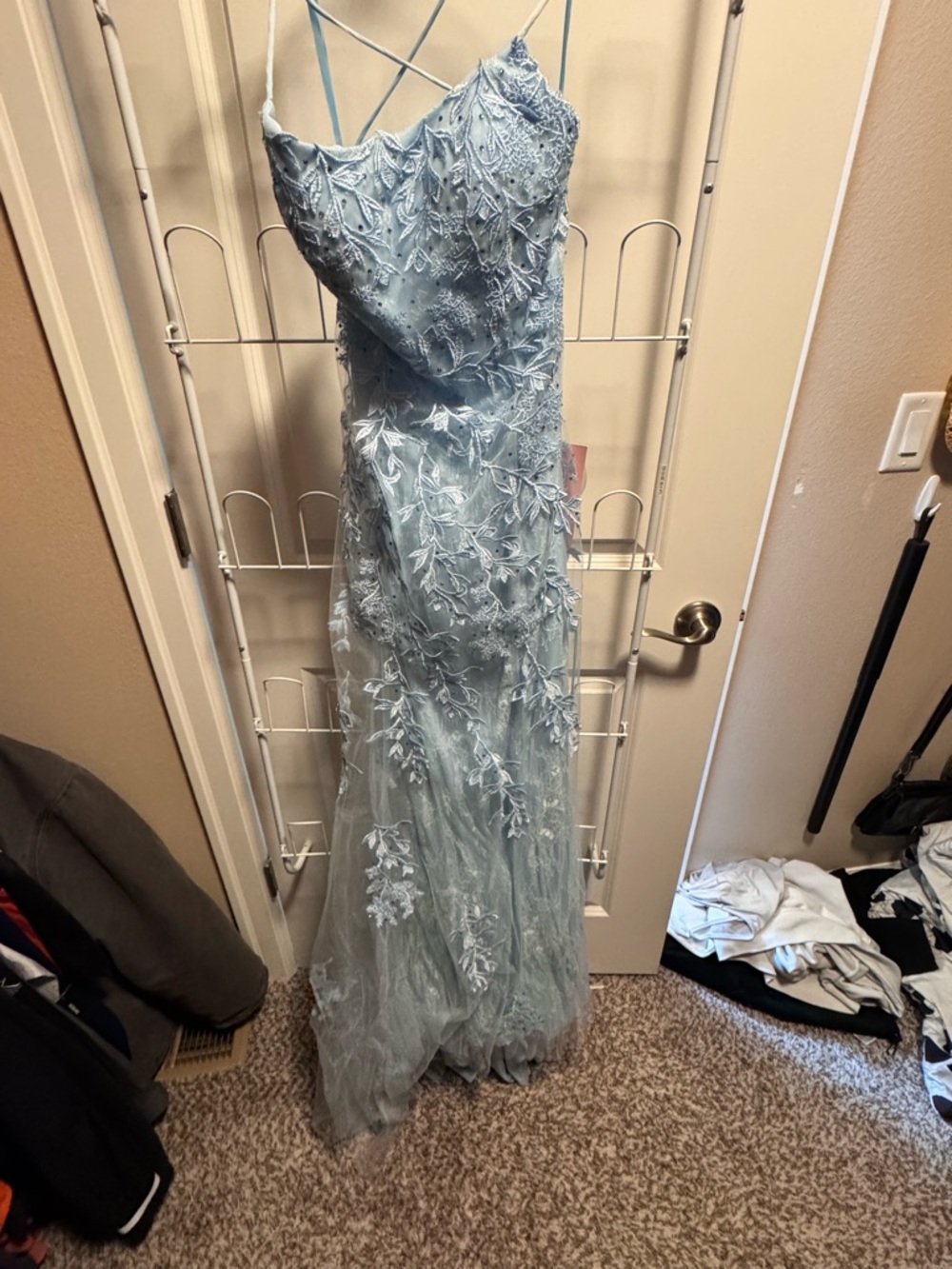 Elegant Light Blue Lace Prom Dress with Floral Appliqué